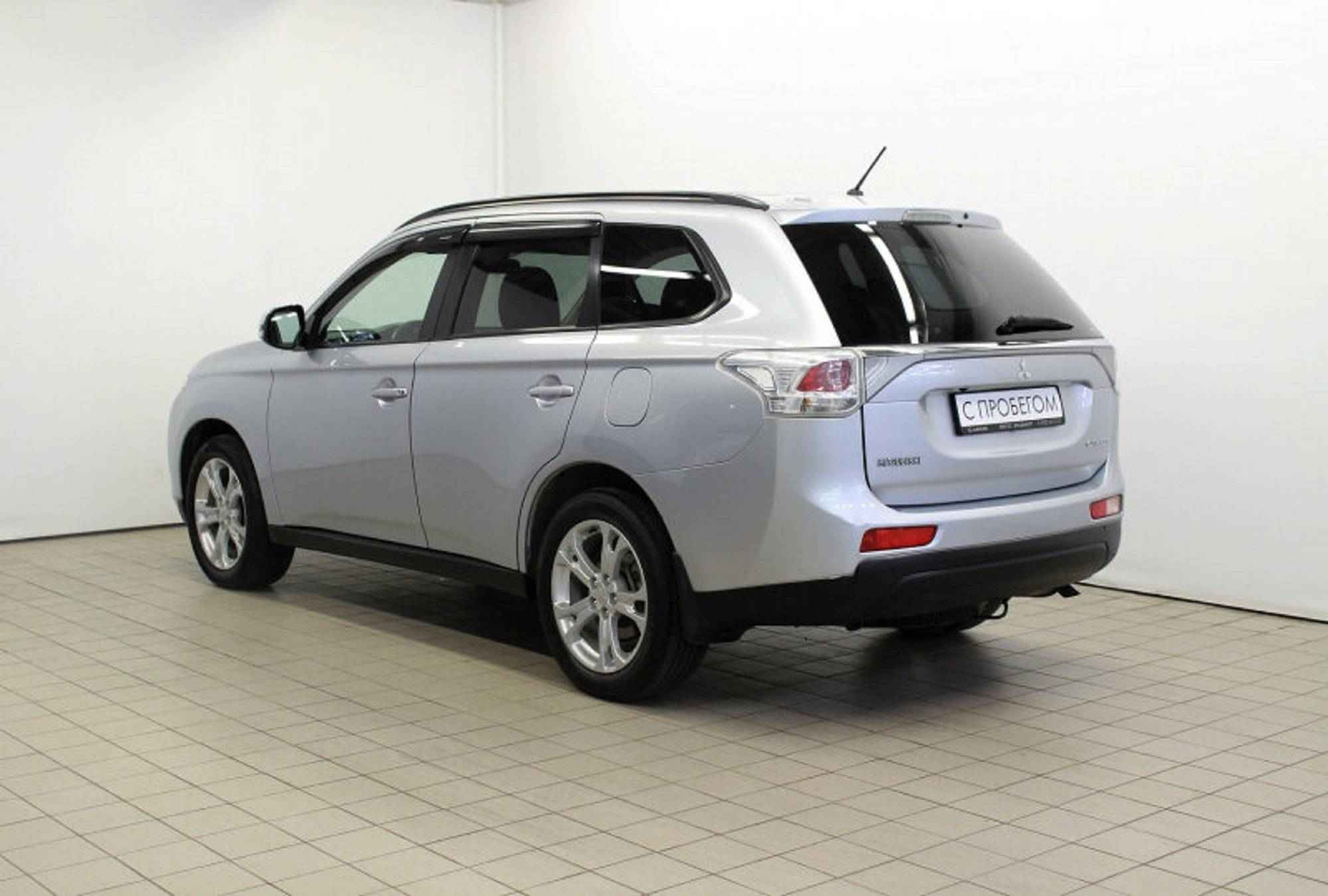 Mitsubishi Outlander, III
