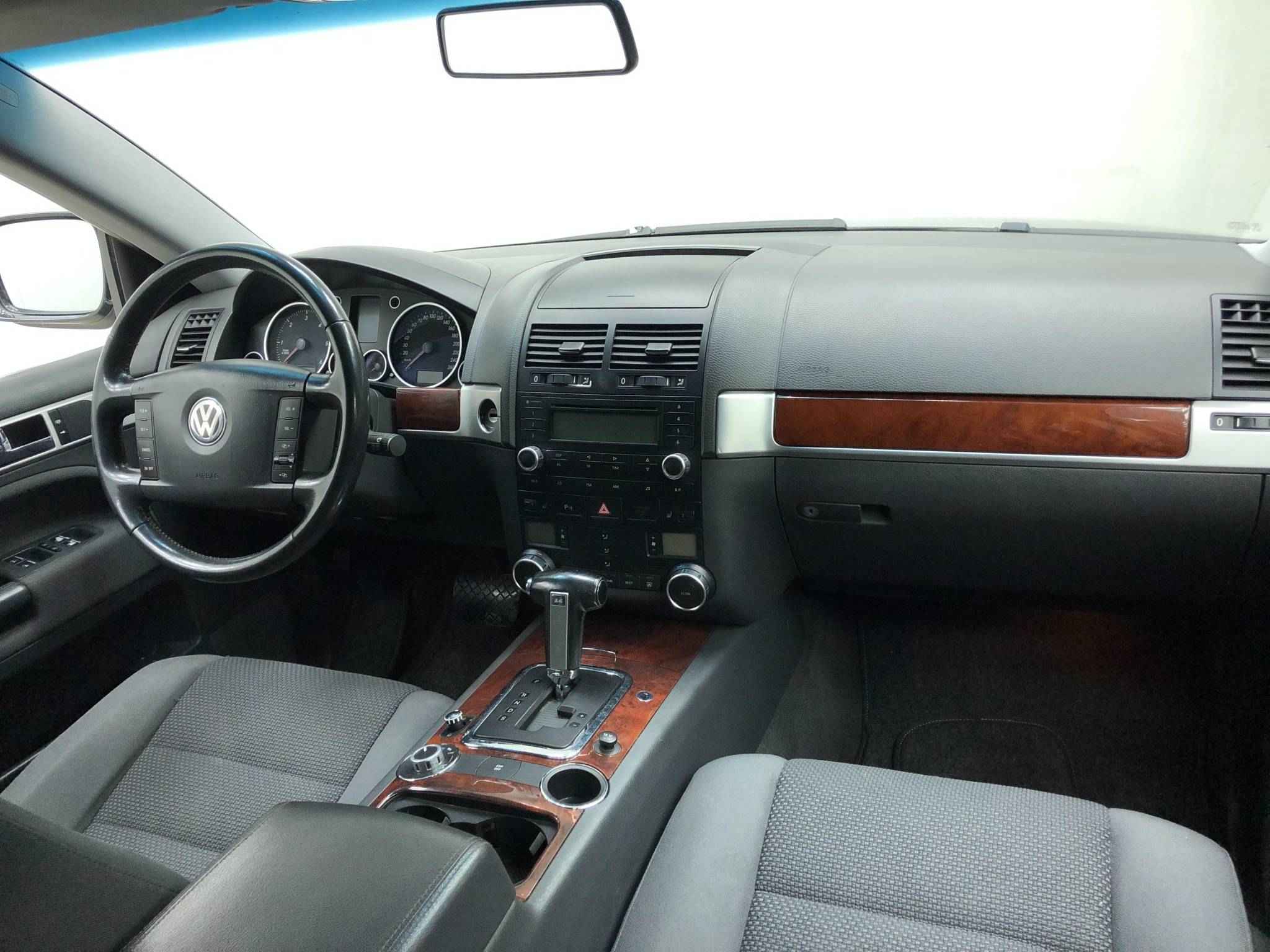 Volkswagen Touareg, I