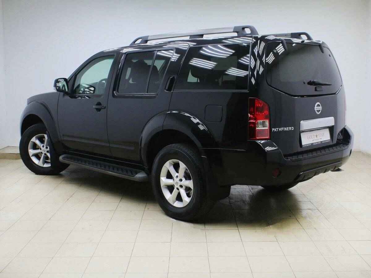 Nissan Pathfinder, III