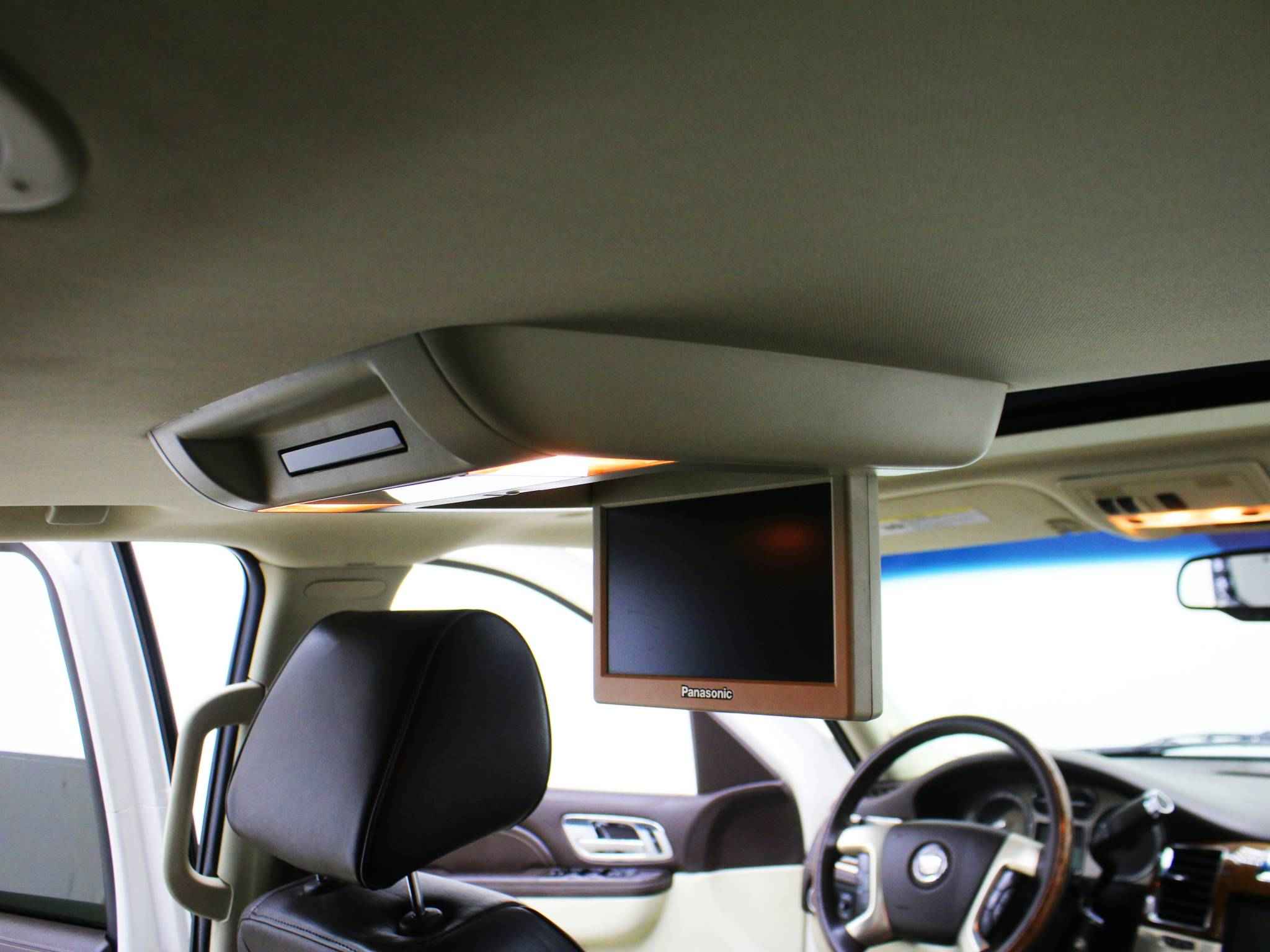 Cadillac Escalade, III