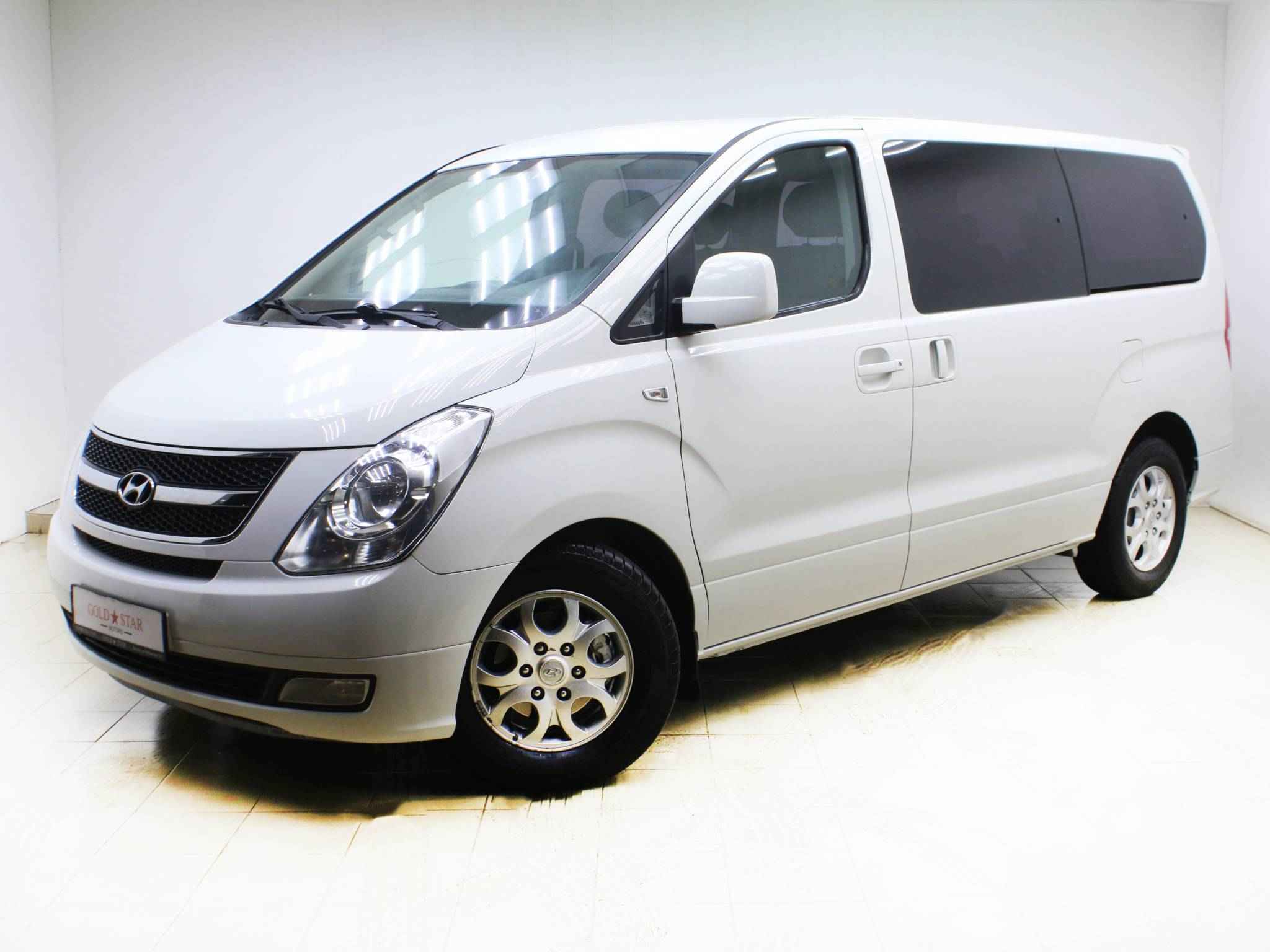 Hyundai Grand Starex, I