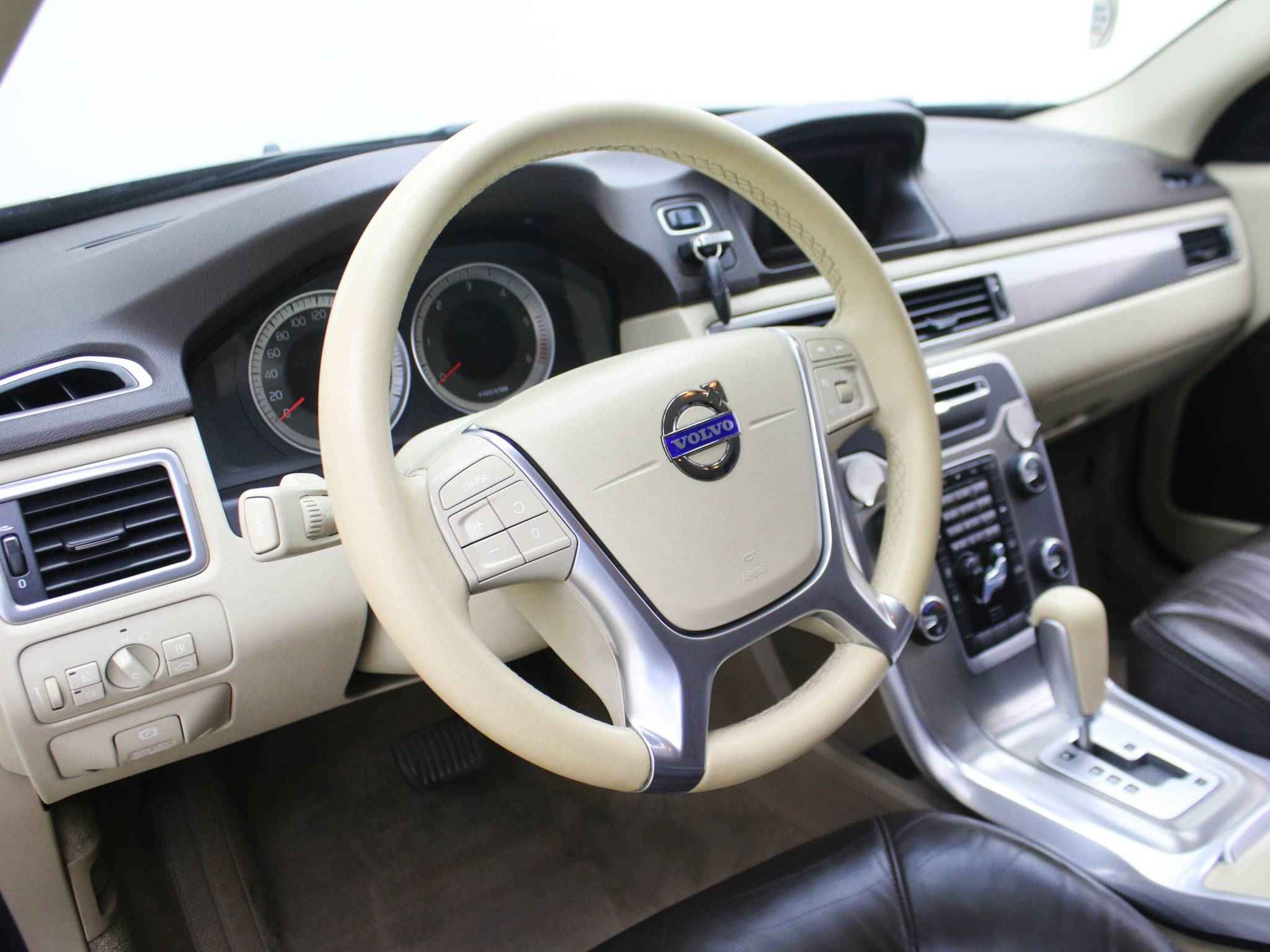 Volvo XC70, II
