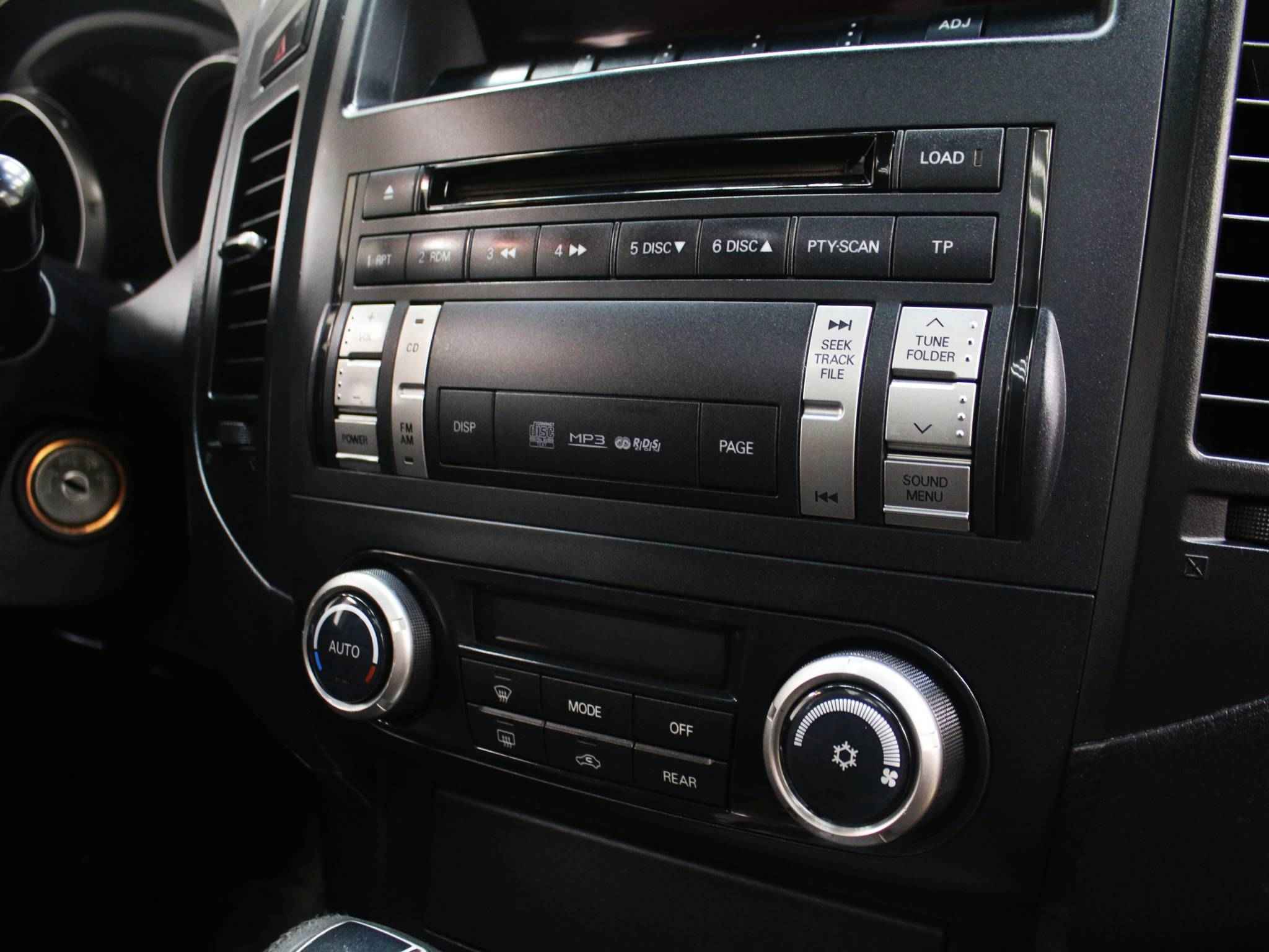 Mitsubishi Pajero, IV