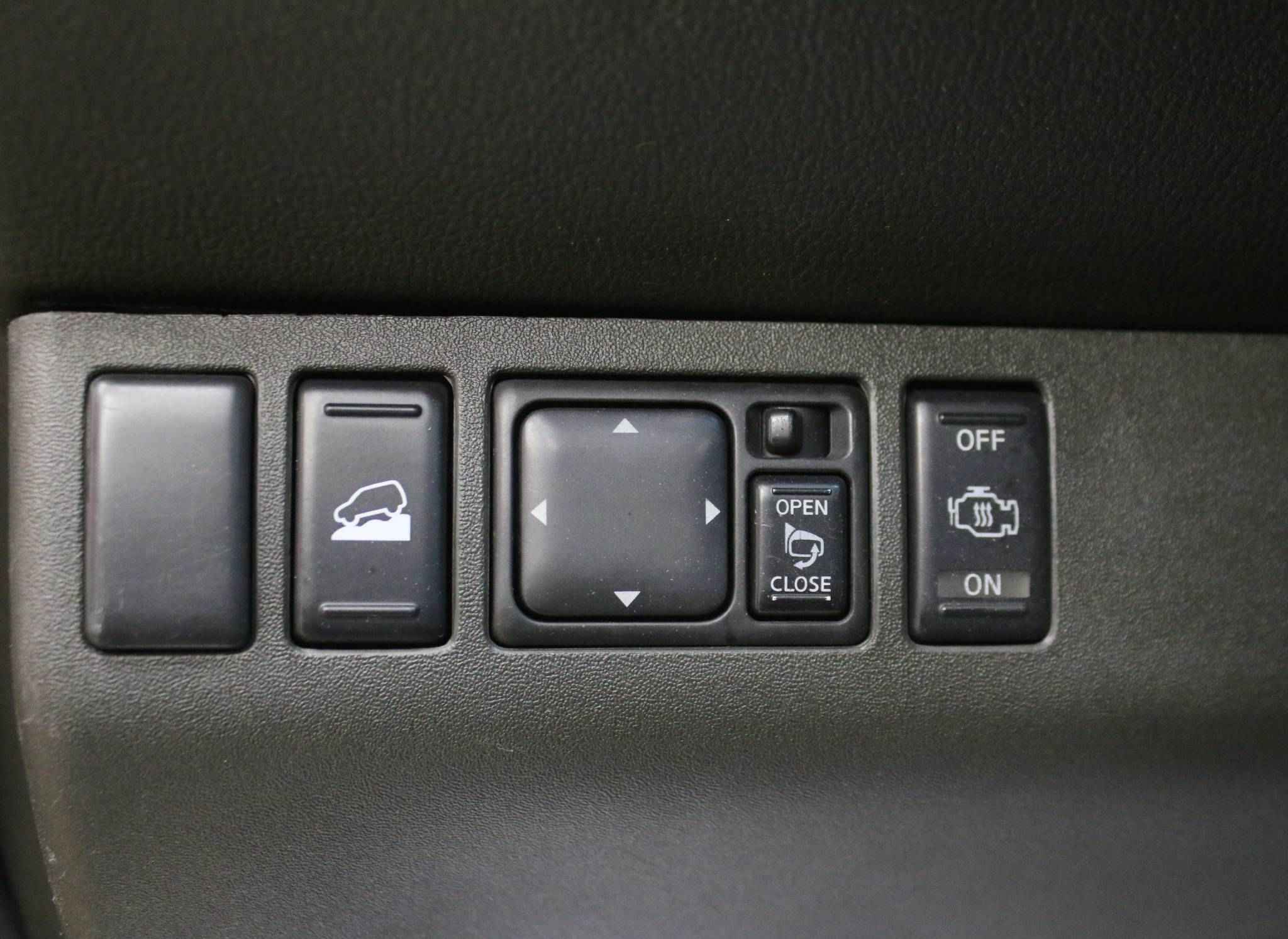 Nissan Pathfinder, III