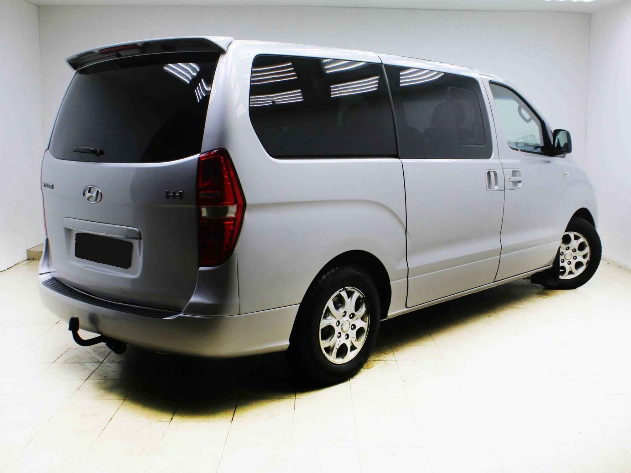 Hyundai H-1, II