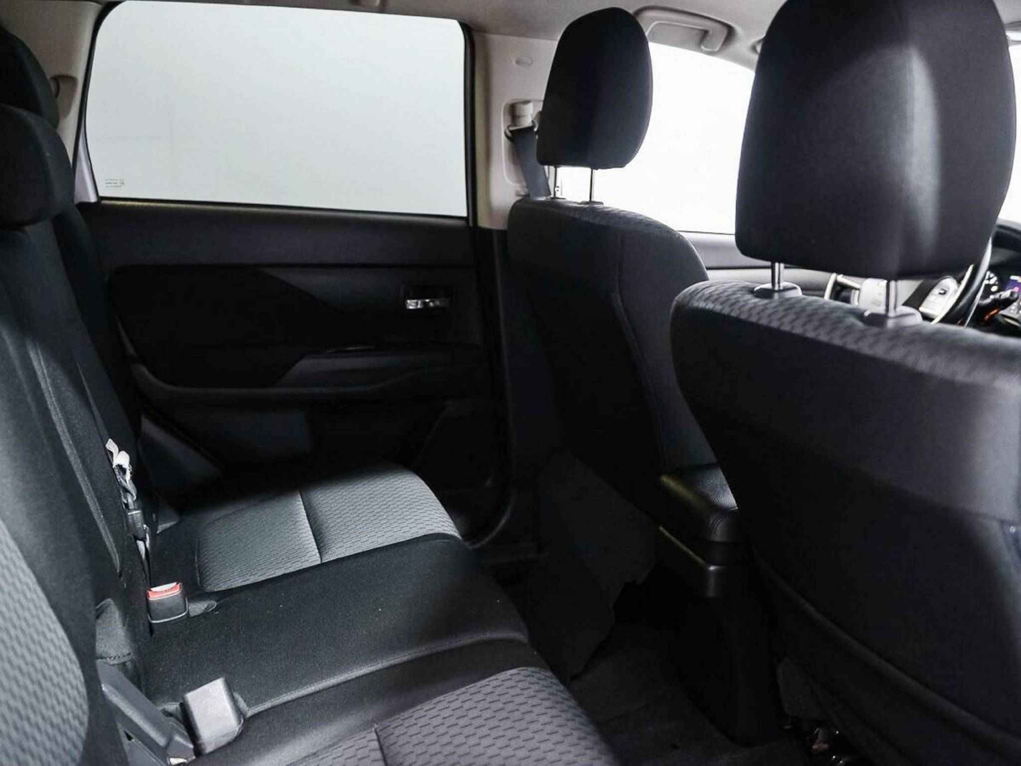 Mitsubishi Outlander, III