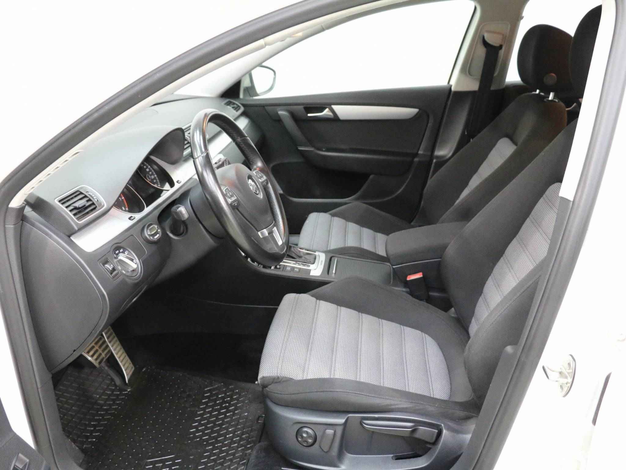 Volkswagen Passat, B7