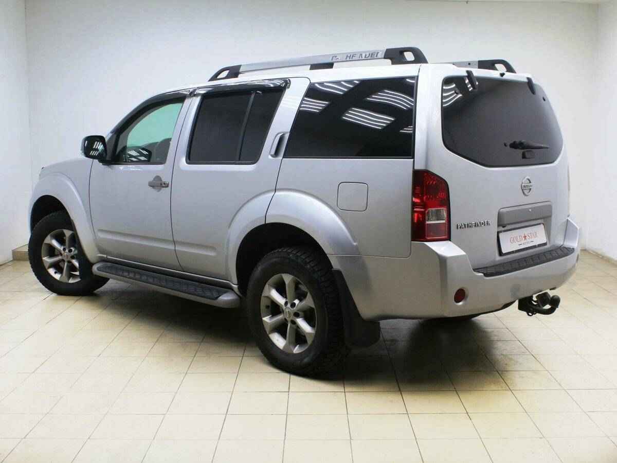 Nissan Pathfinder, III