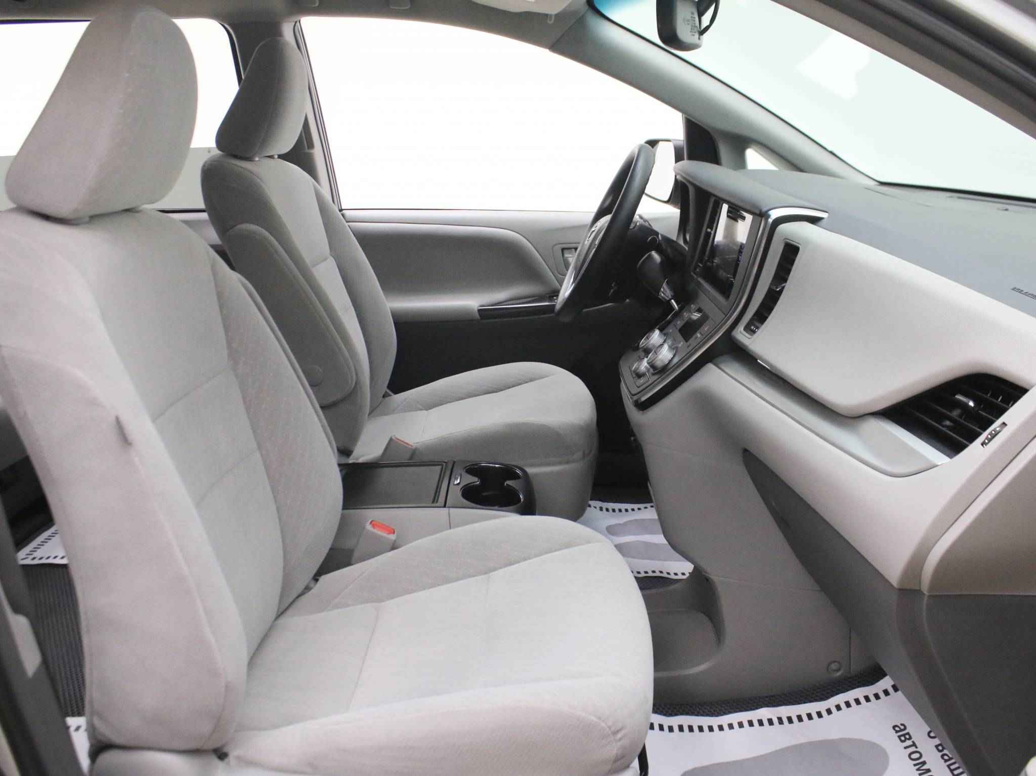 Toyota Sienna, III Рестайлинг