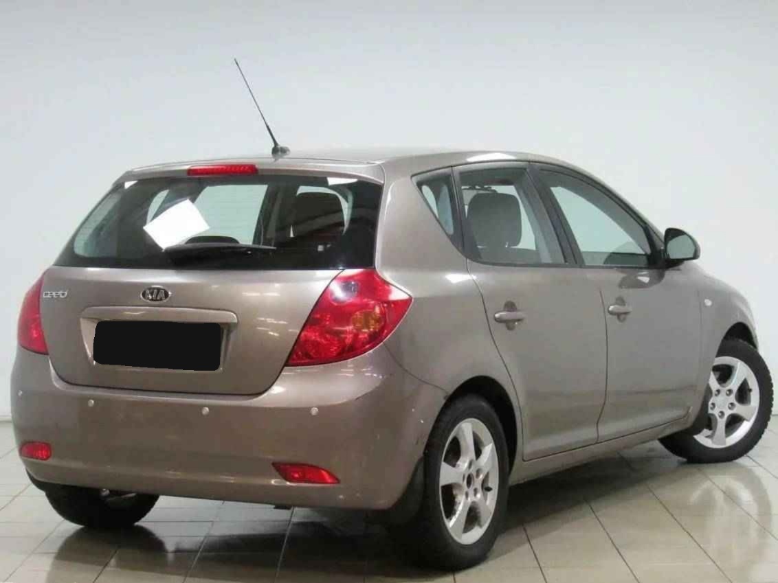 Kia Ceed, I