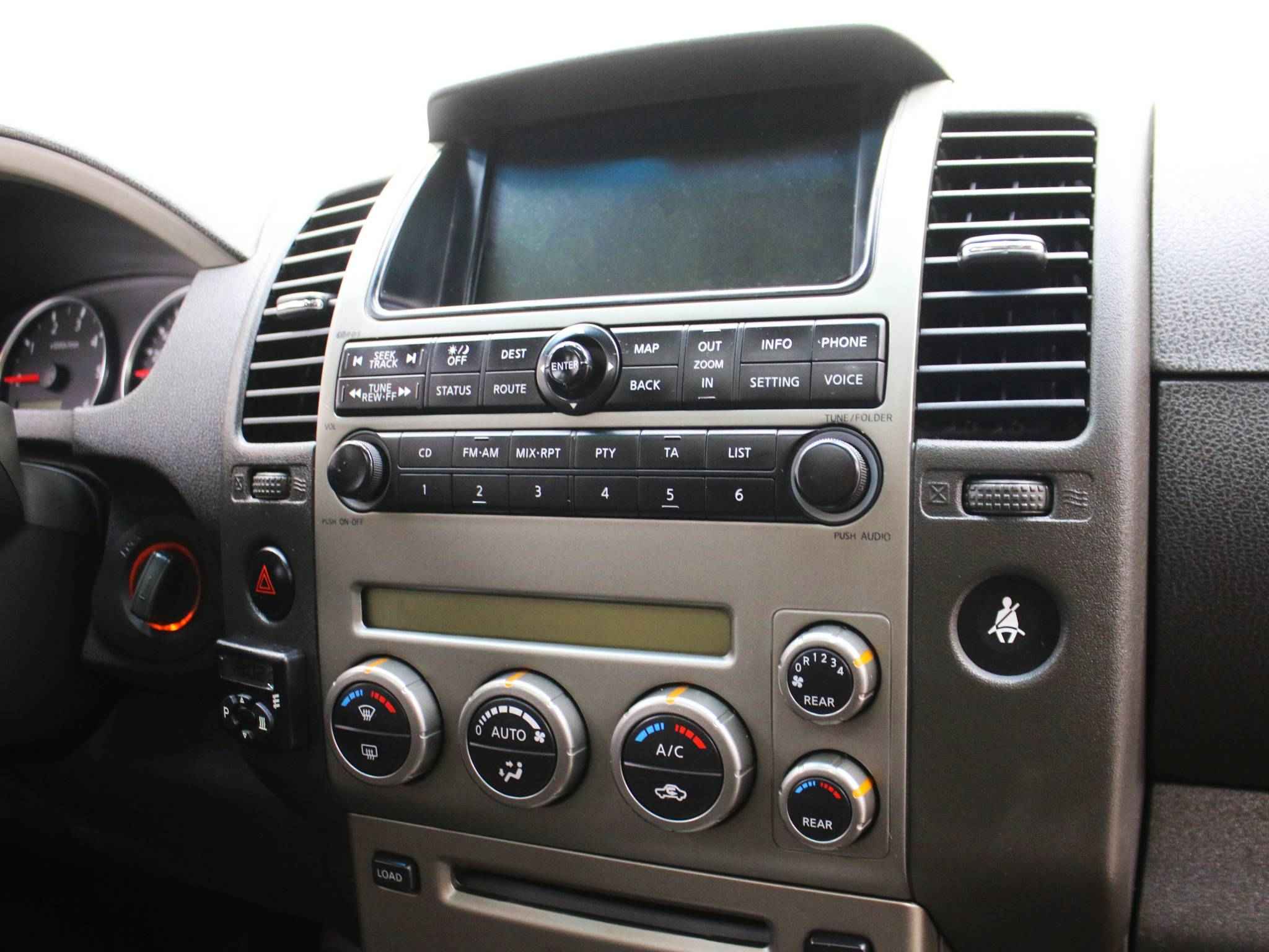 Nissan Pathfinder, III