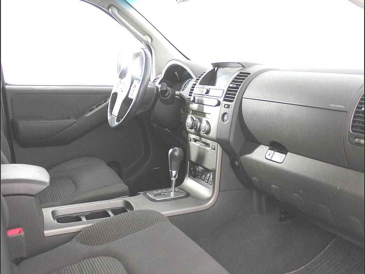 Nissan Pathfinder, III