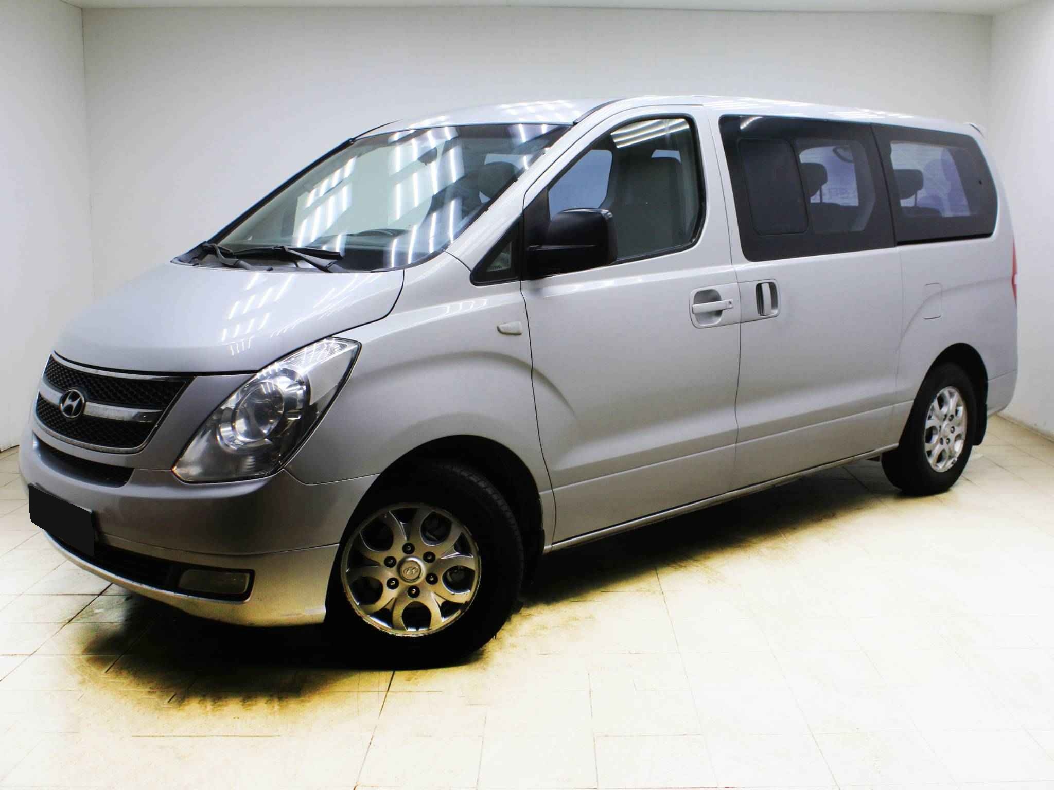 Hyundai Grand Starex, I