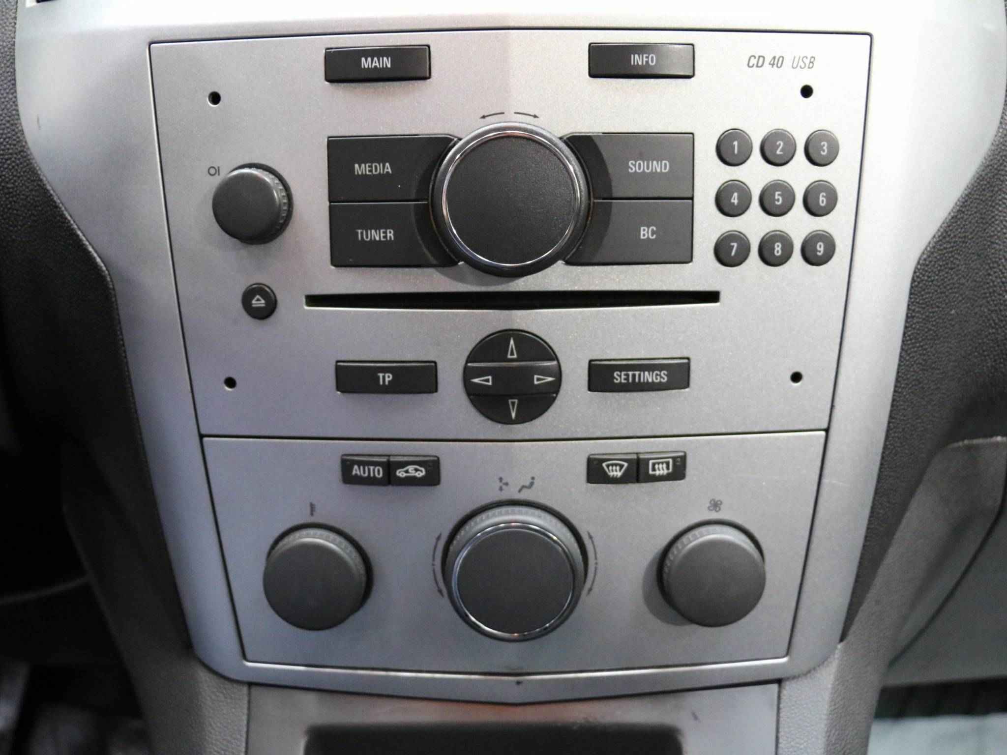 Opel Zafira, B Рестайлинг