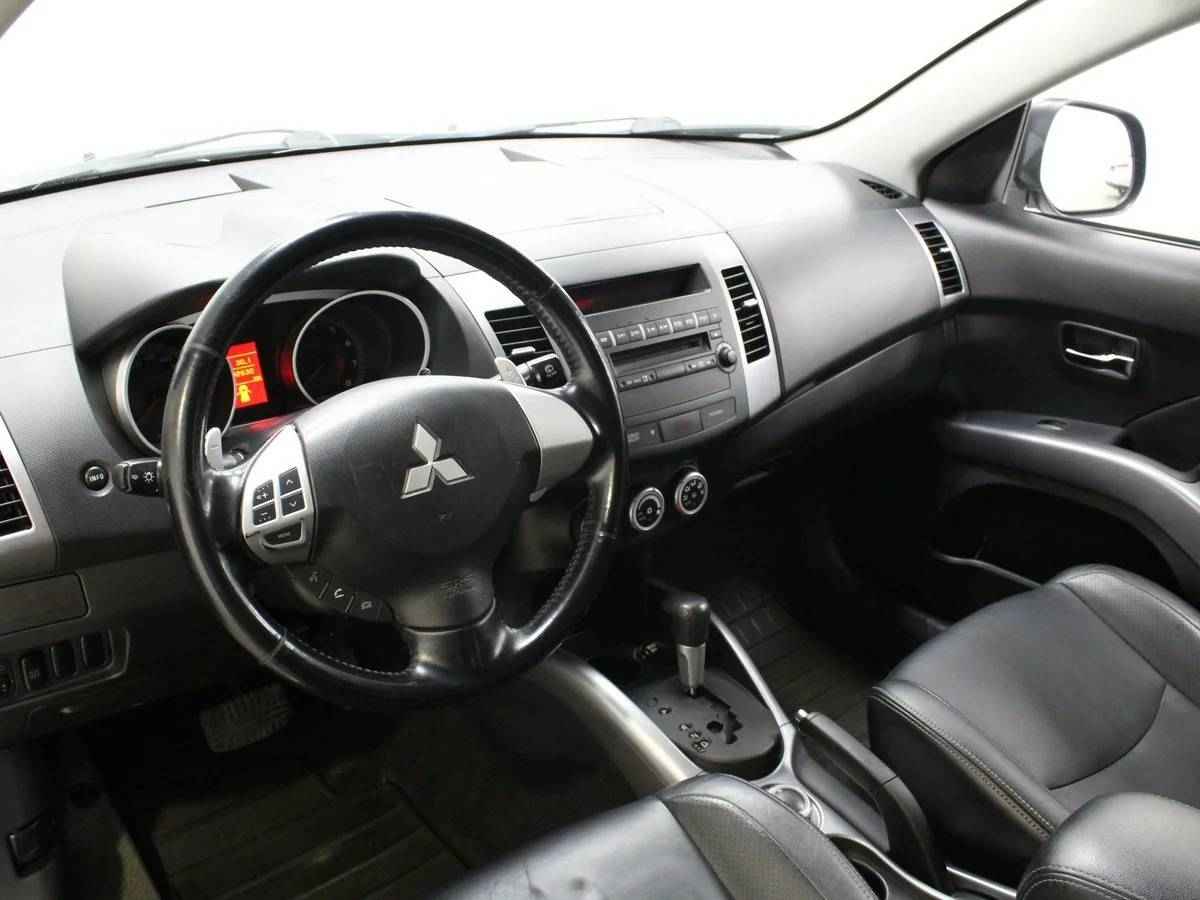 Mitsubishi Outlander, II