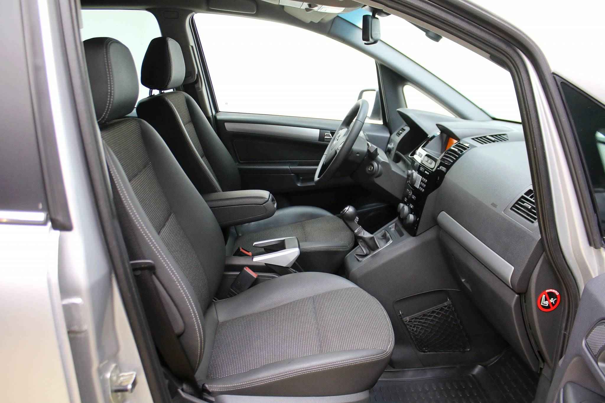 Opel Zafira, B Рестайлинг