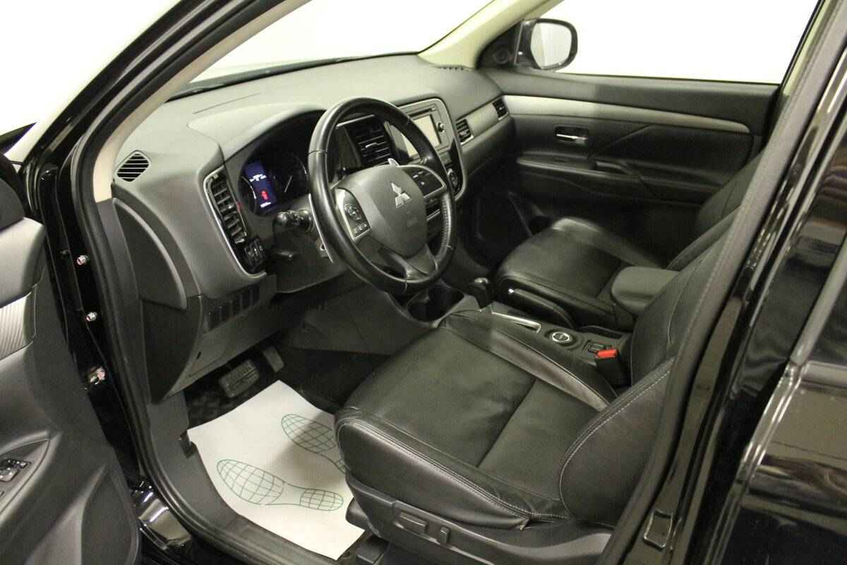 Mitsubishi Outlander, III