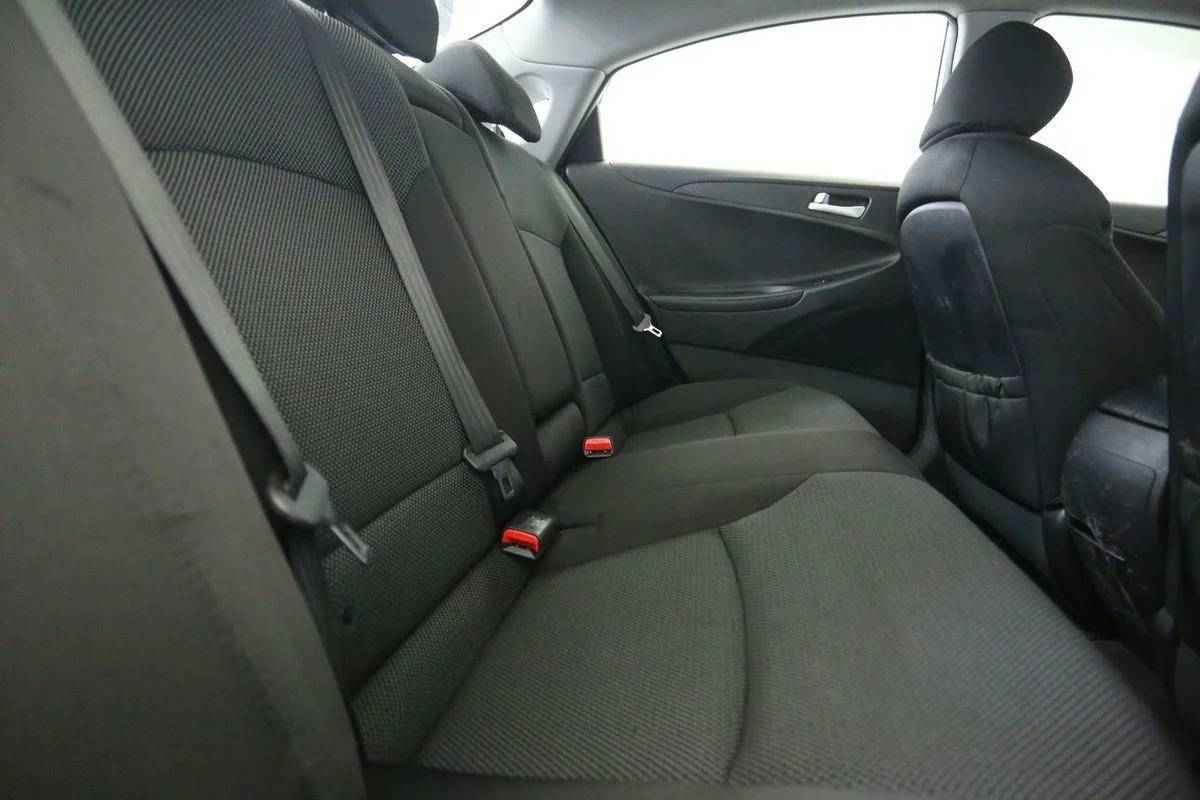 Hyundai Sonata, VI (YF)