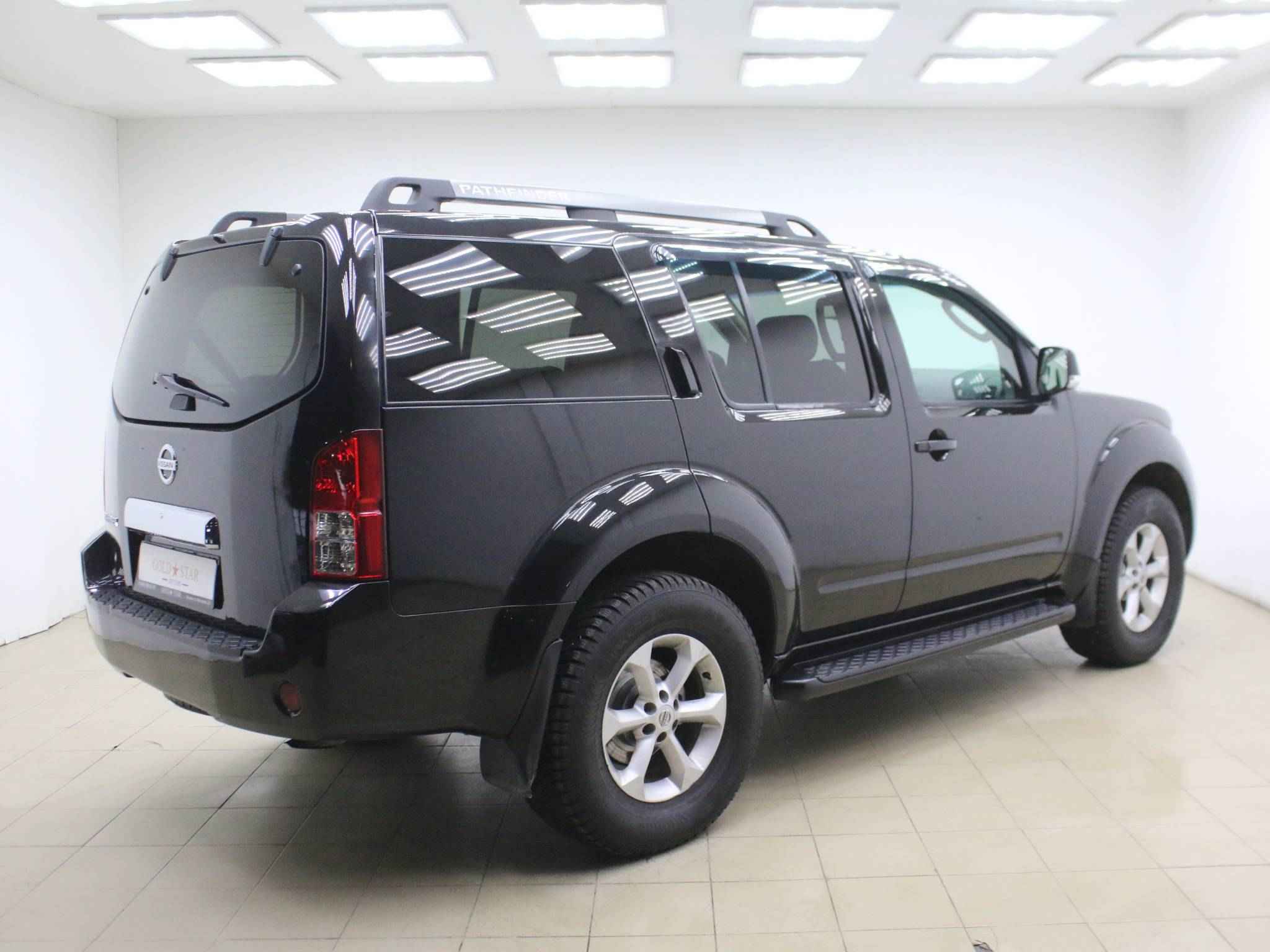 Nissan Pathfinder, III