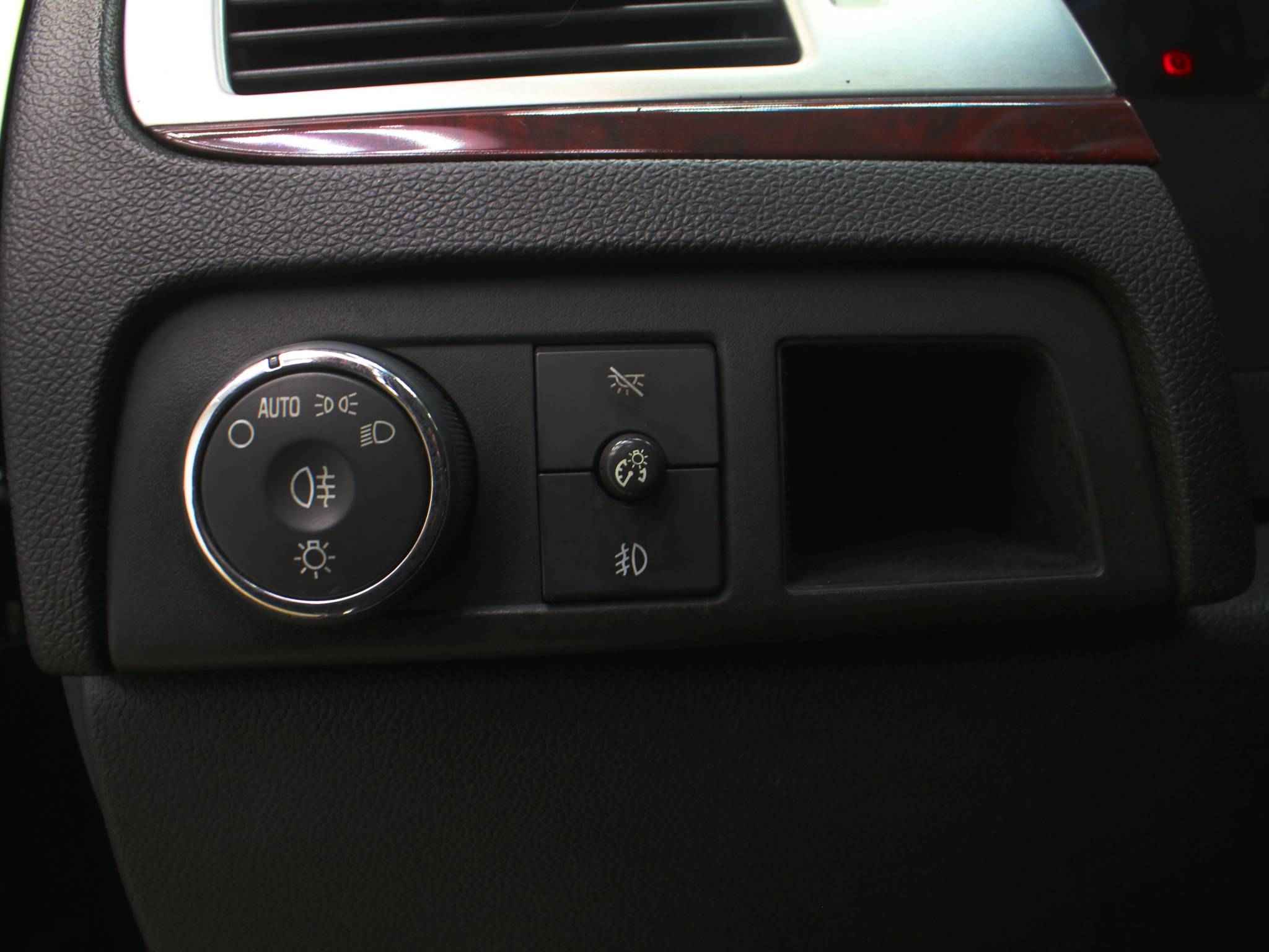 Cadillac Escalade, III