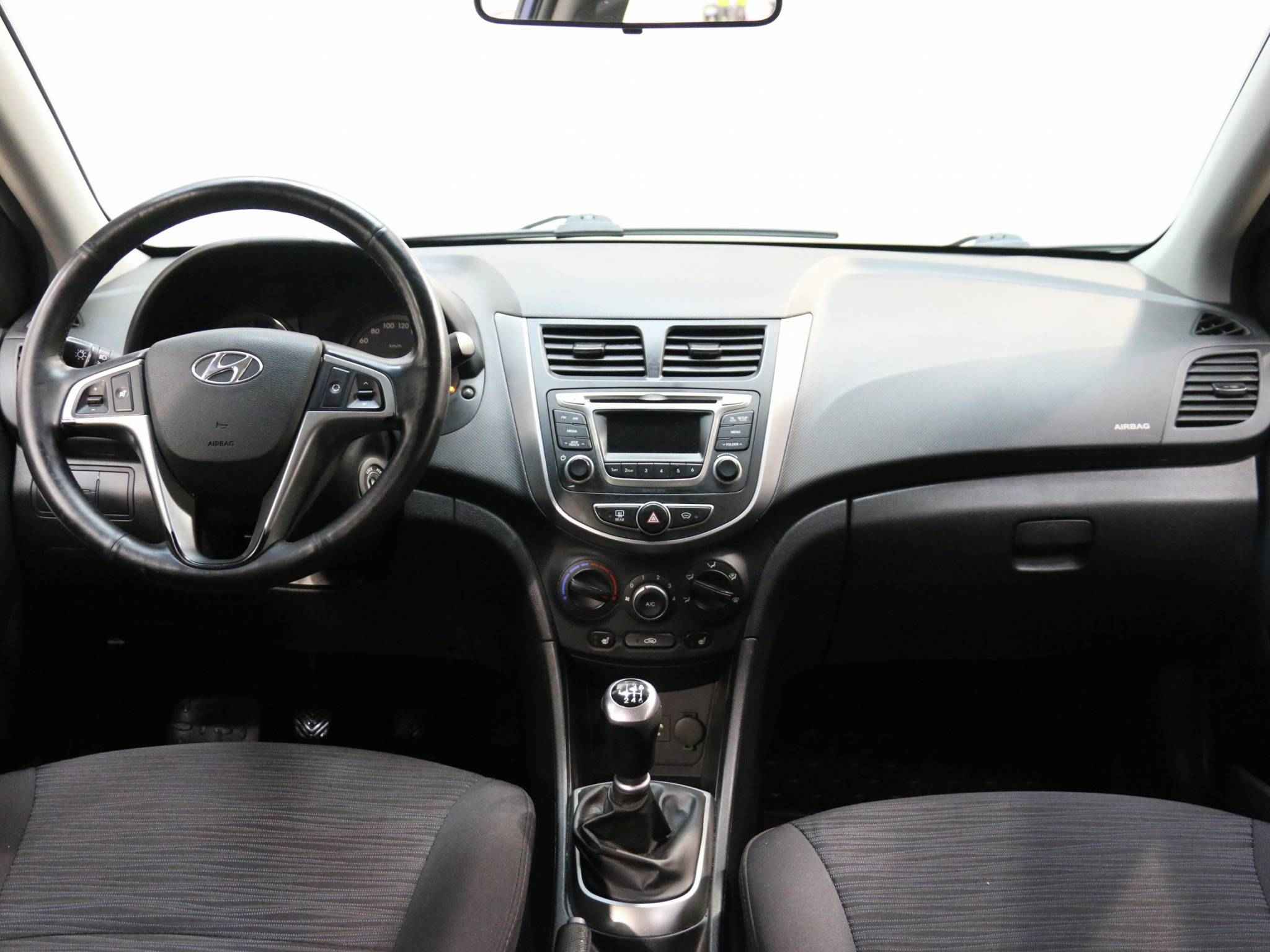 Hyundai Solaris, I Рестайлинг