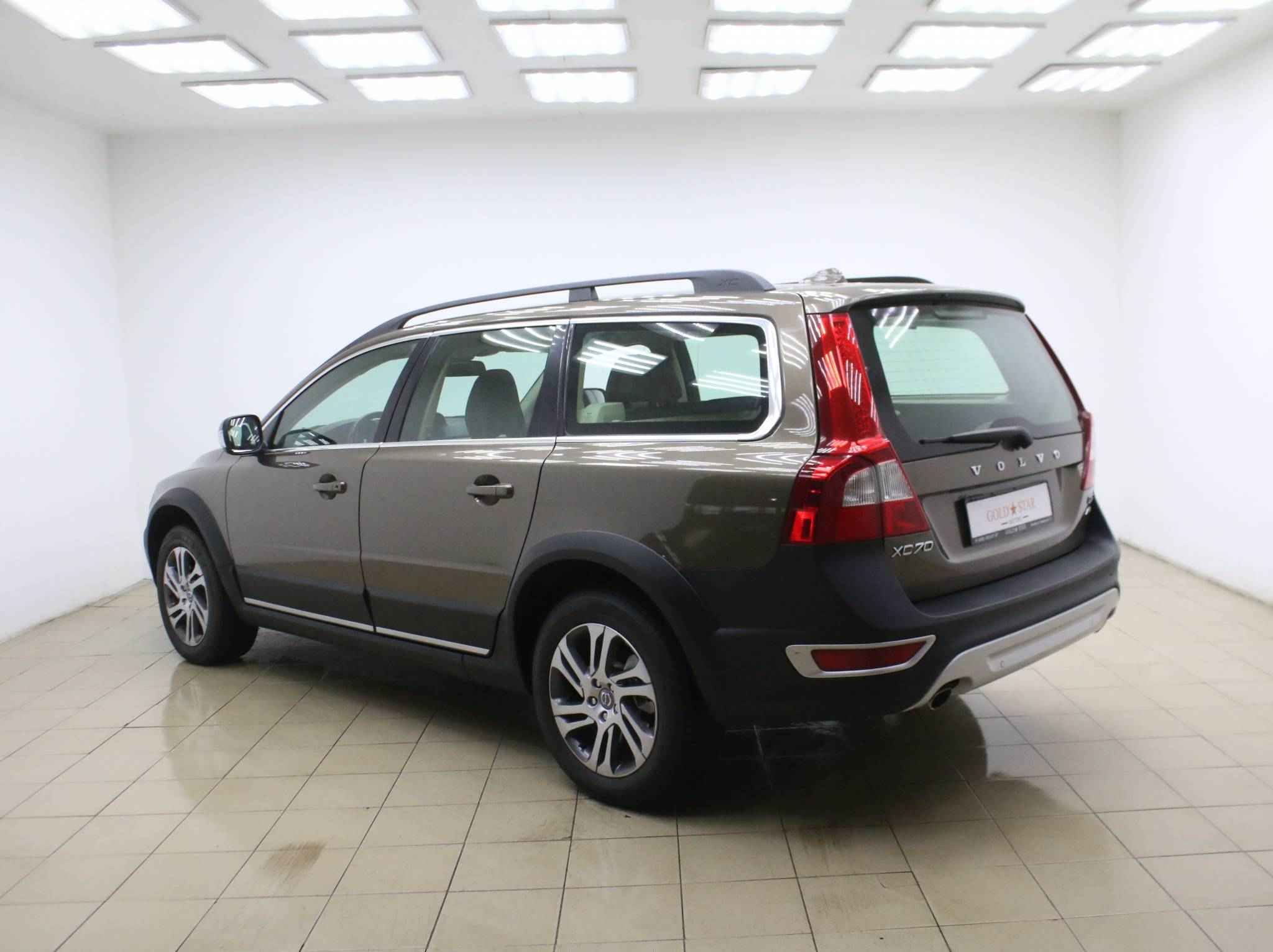 Volvo XC70, II