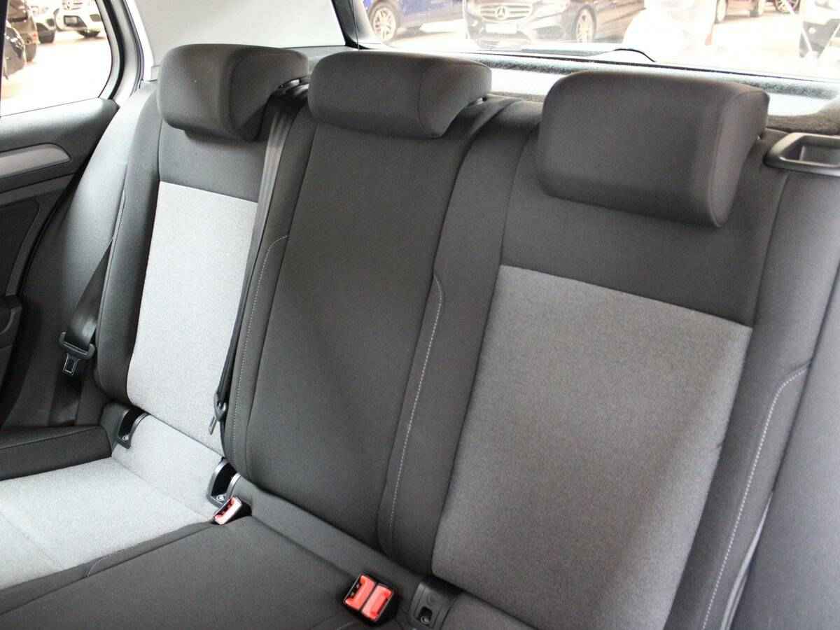 Volkswagen Golf, VII