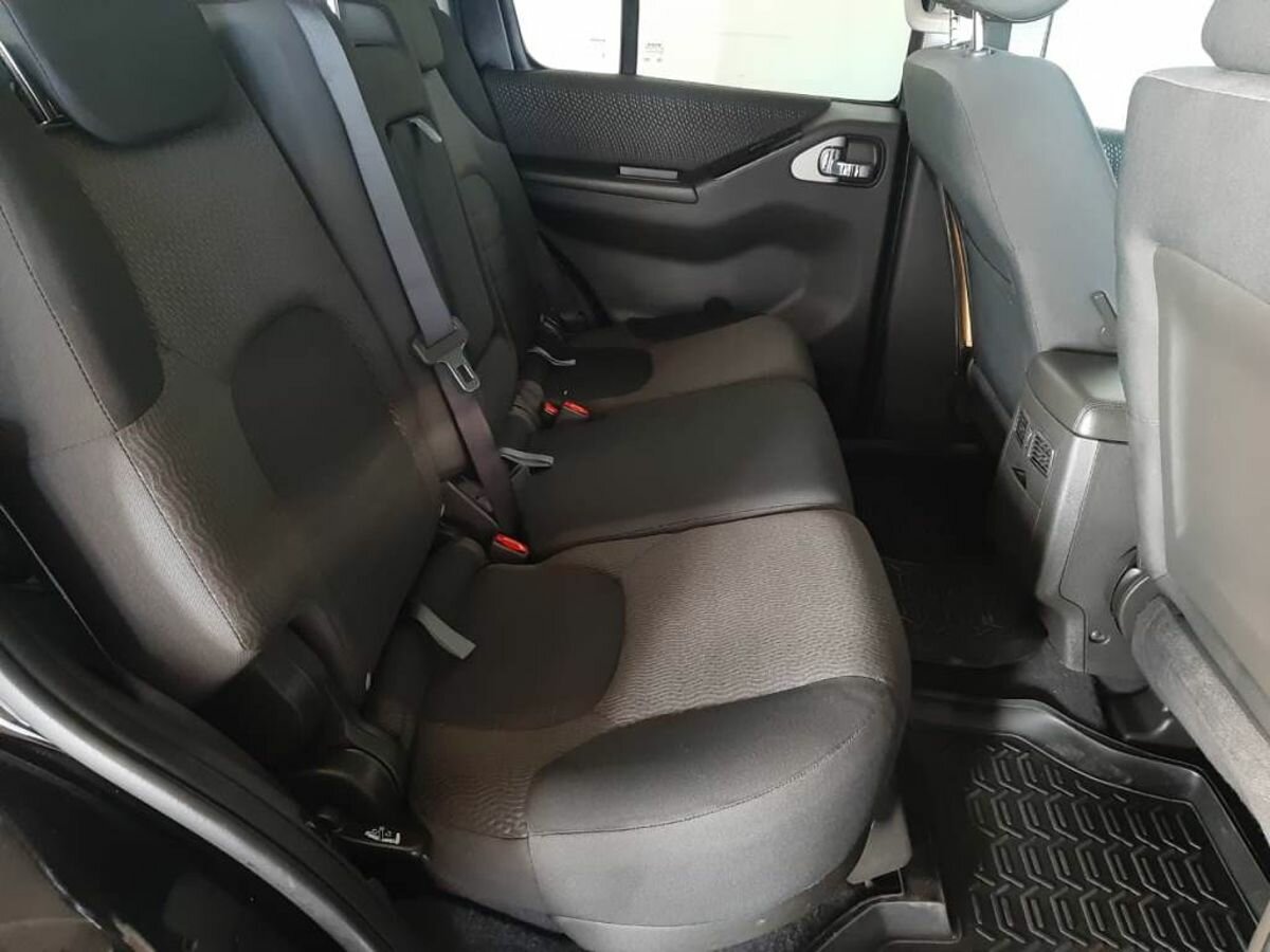 Nissan Pathfinder, 2011