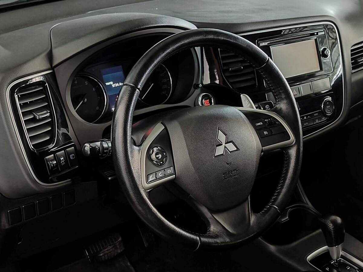 Mitsubishi Outlander, 2014